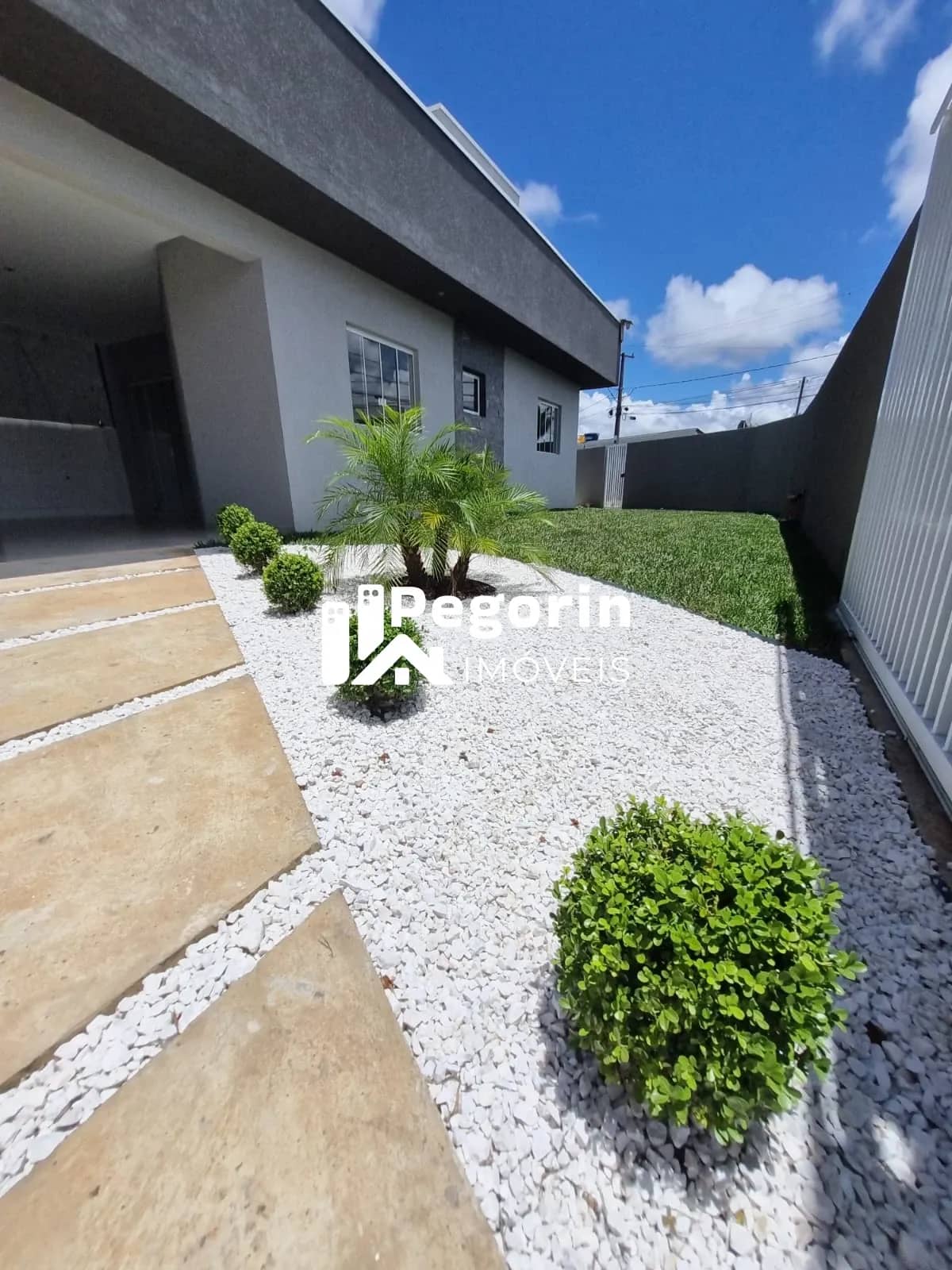 Casa Com 02 quartos em Pinhais 