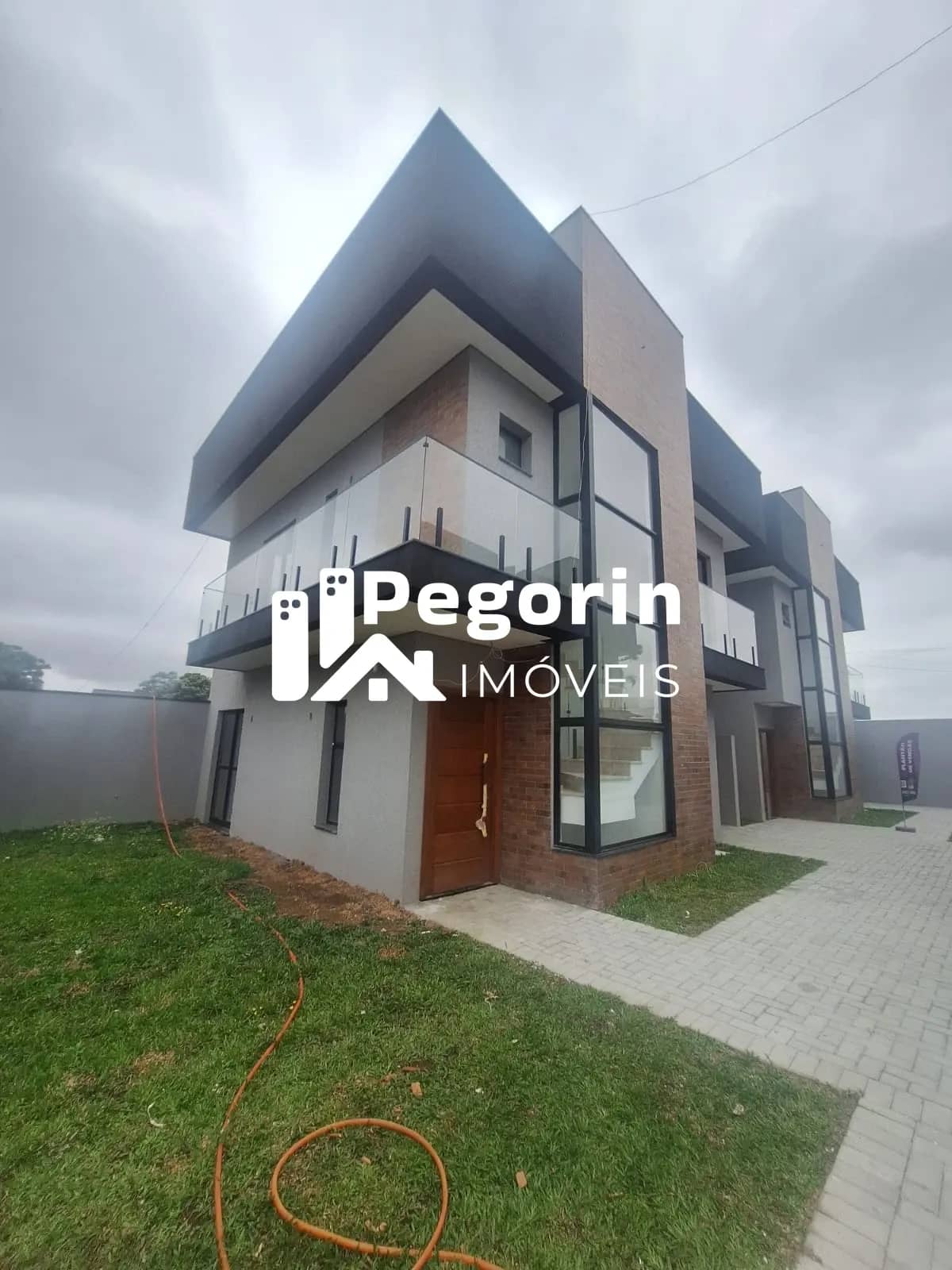 Sobrado Duplex com terraço Cajuru