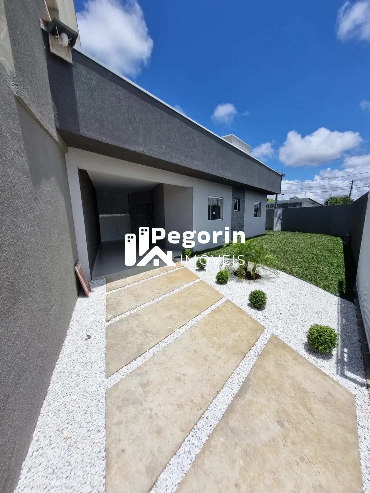 Casa Com 02 quartos em Pinhais 