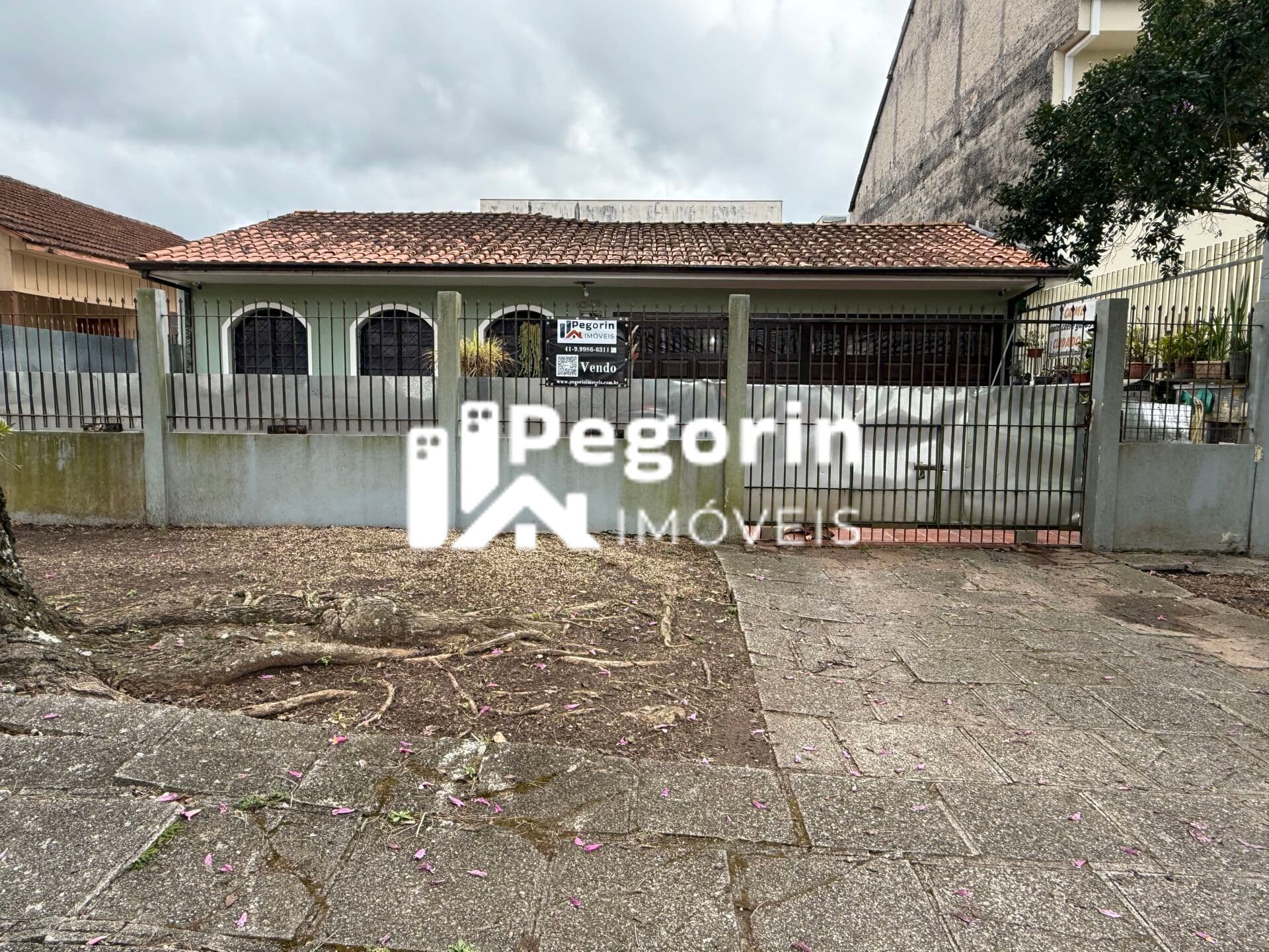 Casa à venda no Alto Tarumã Curitiba com 4 quartos, 180,00m²