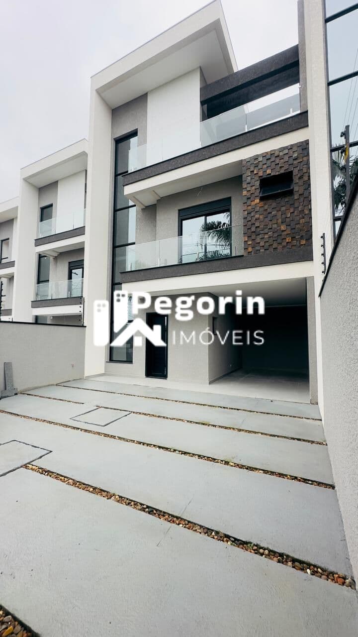 Sobrado à venda em Pinhais, Centro, com 3 quartos, 253,42m²